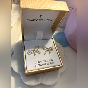 CHARLOTTE & LEXI BOW EARRINGS NWOT